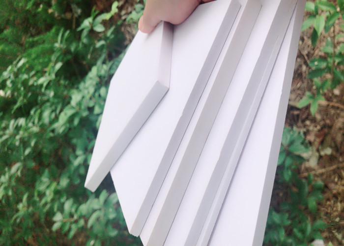 Lightweight Rigid Pvc Lightweight Rigid PVC Foam Board 0.35g / Cm3 Density For Road Yard Signs